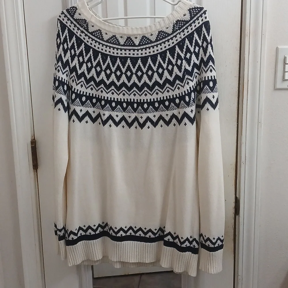 Navy and Off White Patterned Sweater Size Large - Picture 6 of 10